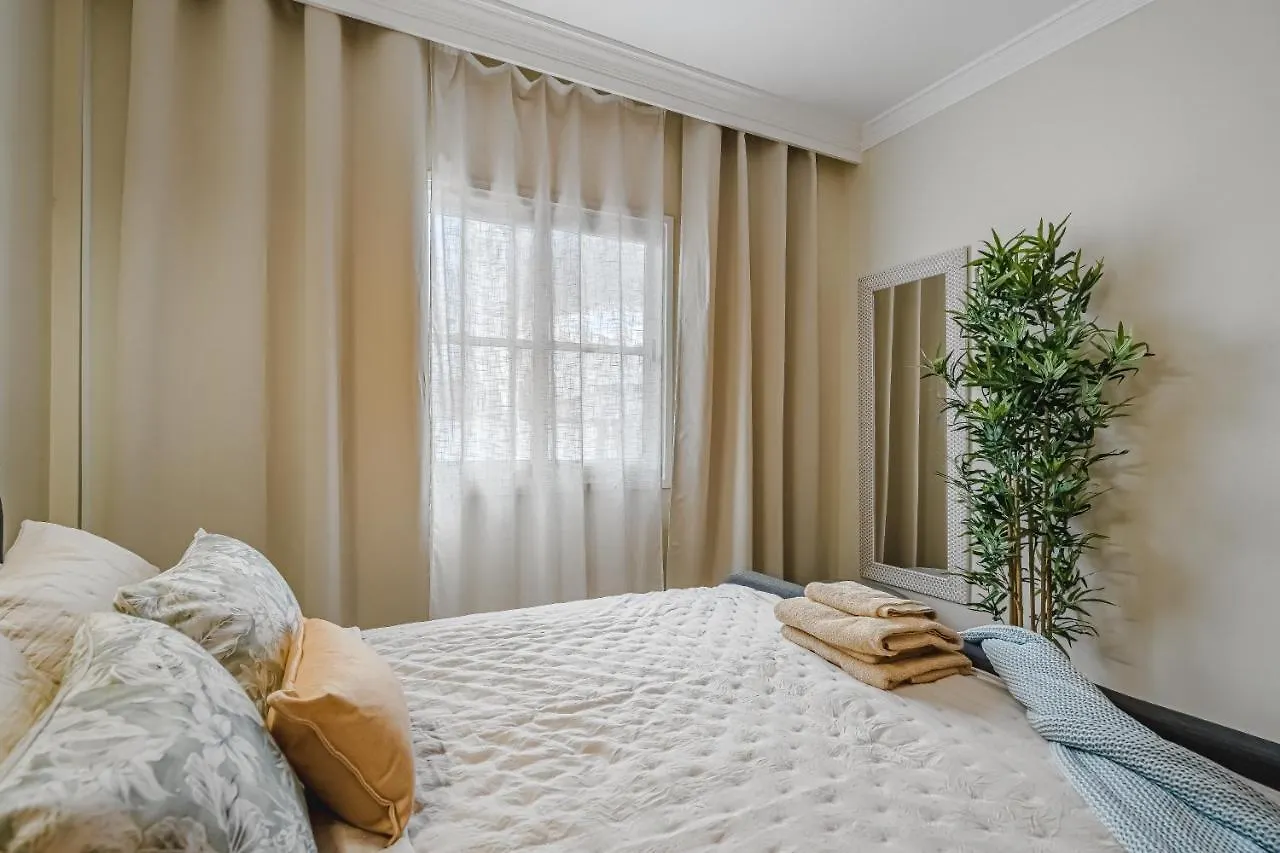 Yucca Park, Lovely, Quiet, 2 Bedroom, 70M2, Ocean Pool View! أذيخي